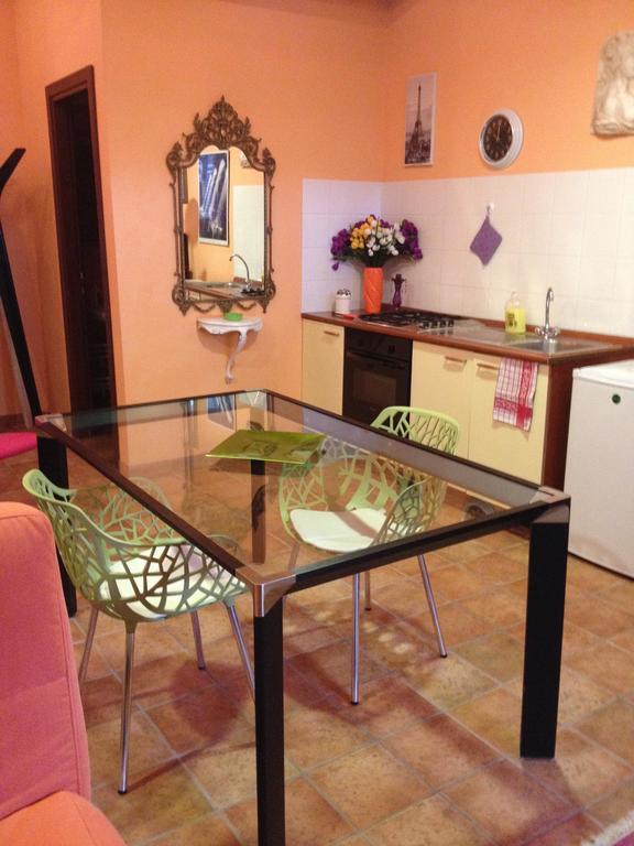 Alloggio Turistico La Stalla Tuscania Habitación foto